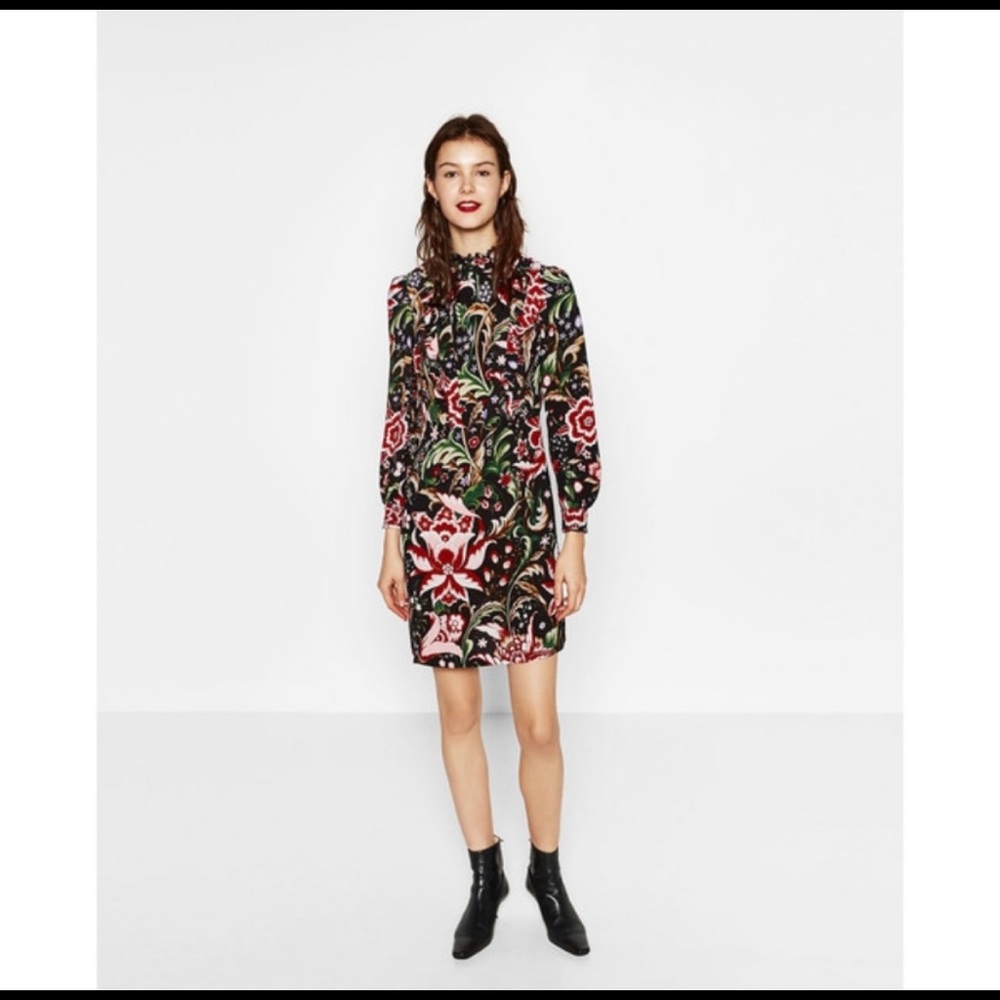 Zara Multicolor Floral Print Long Sleeve Dress Size Medium, but fits like Sm